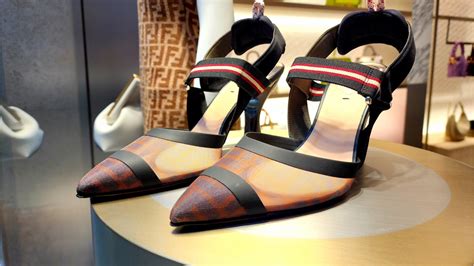 Fendi colibri shoes